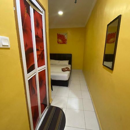 Oyo 91065 Hotel De Anjung Muadzam Shah Buitenkant foto