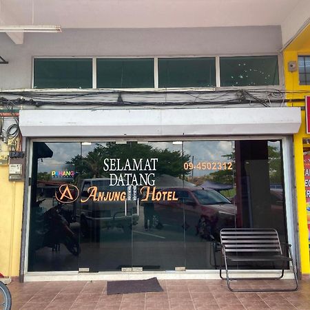 Oyo 91065 Hotel De Anjung Muadzam Shah Buitenkant foto