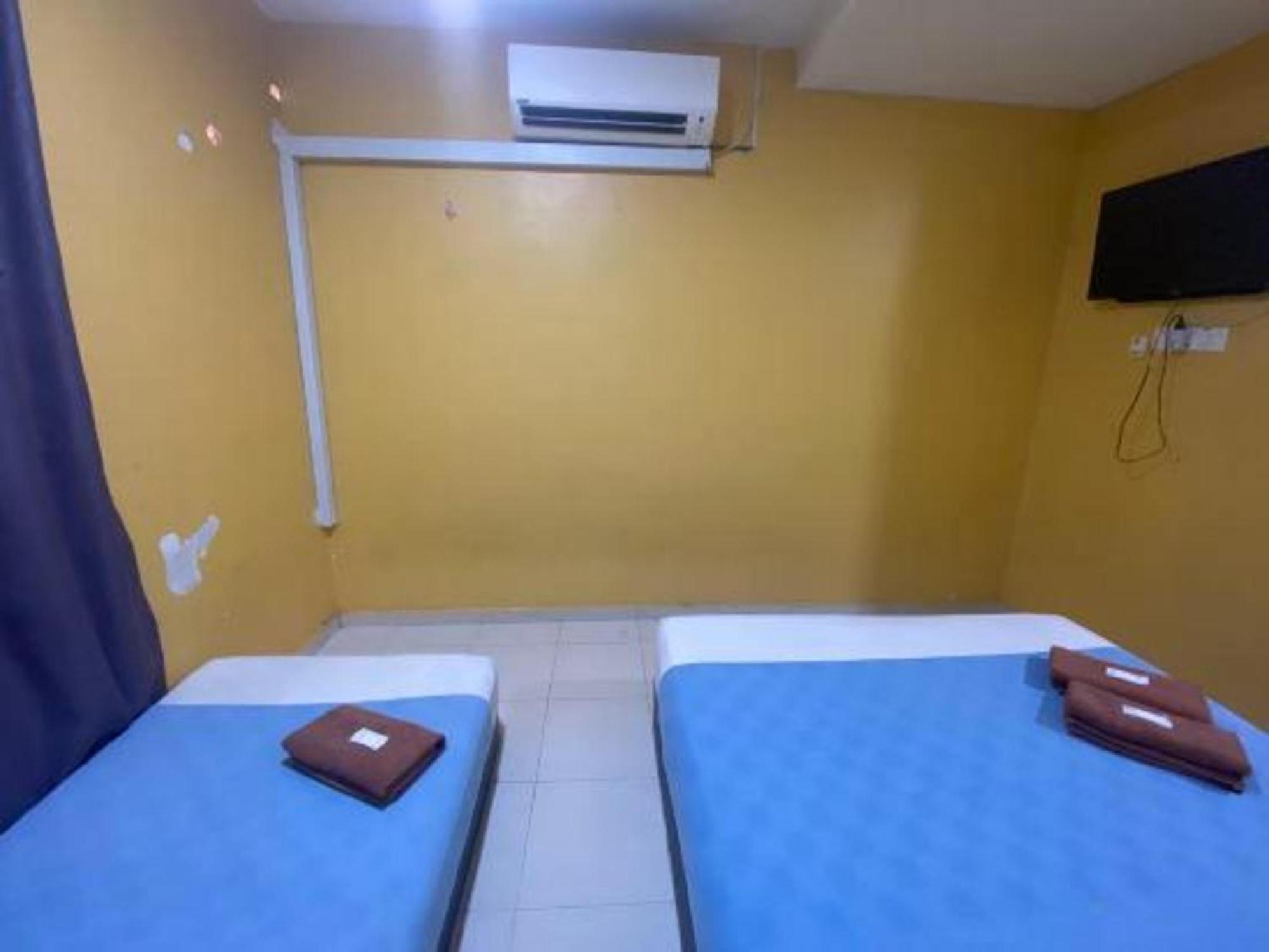 Oyo 91065 Hotel De Anjung Muadzam Shah Buitenkant foto