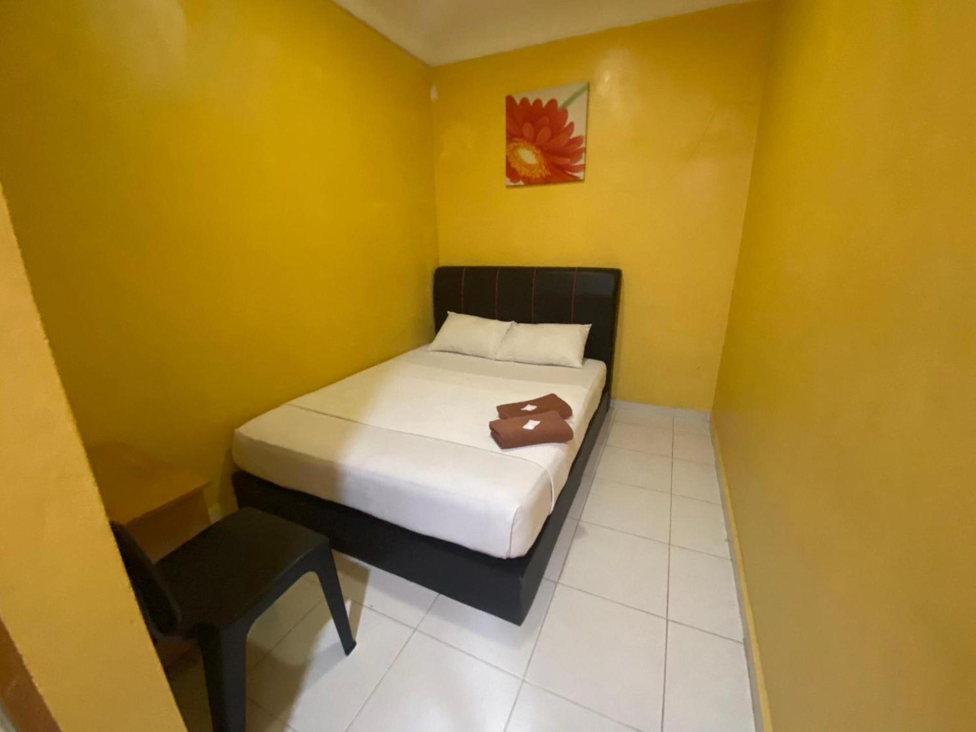 Oyo 91065 Hotel De Anjung Muadzam Shah Buitenkant foto