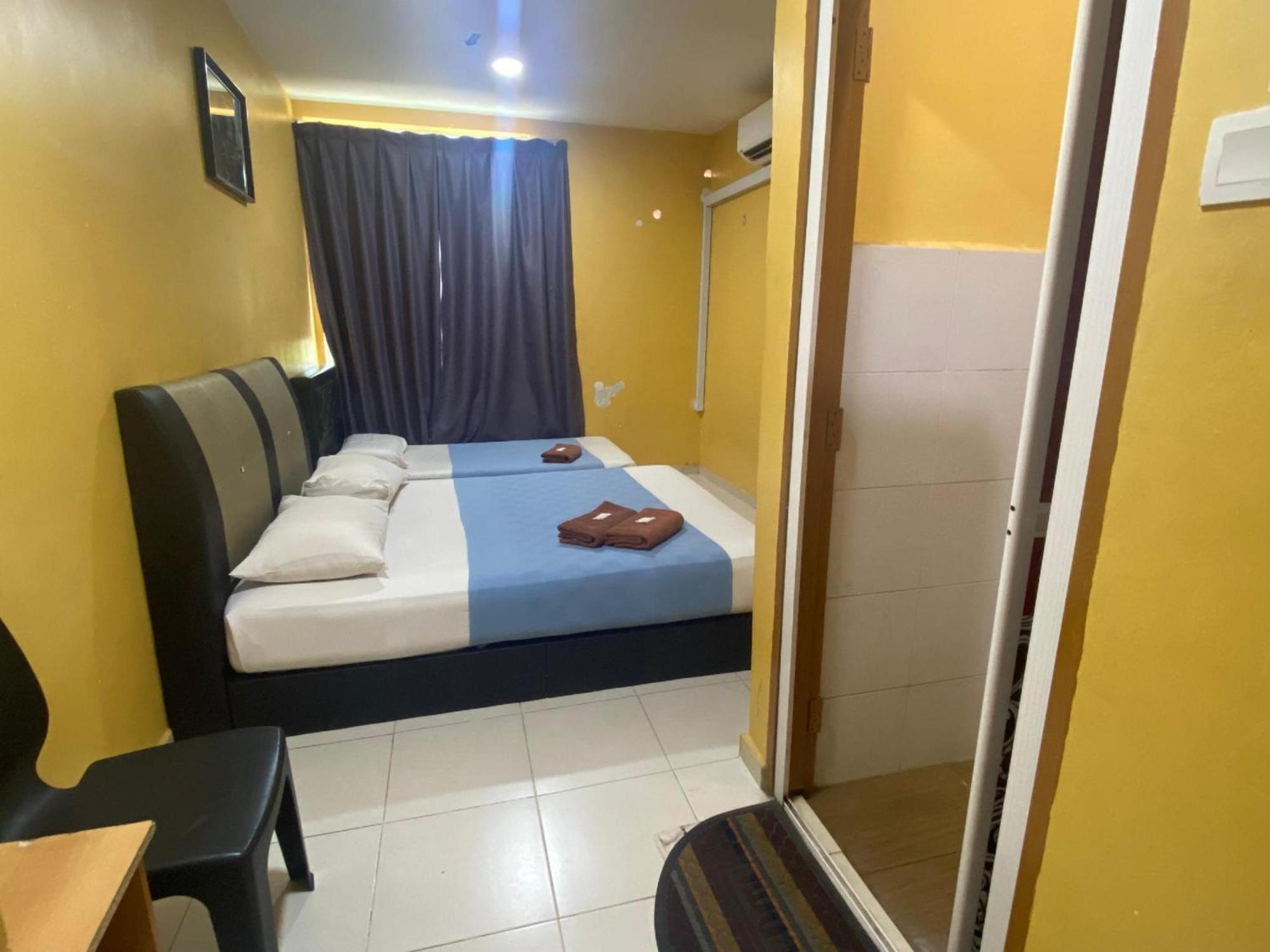 Oyo 91065 Hotel De Anjung Muadzam Shah Buitenkant foto