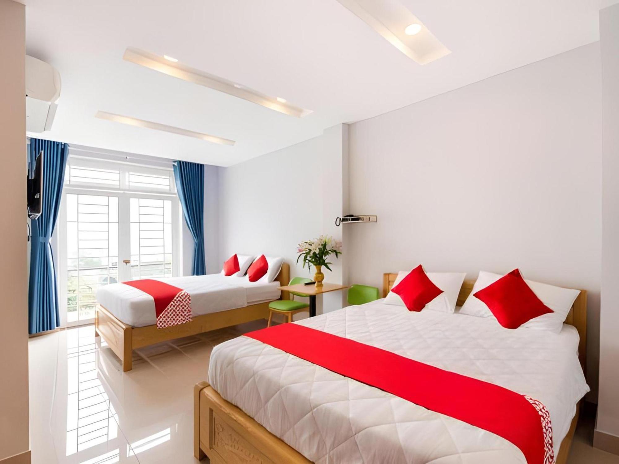 Oyo 91065 Hotel De Anjung Muadzam Shah Buitenkant foto