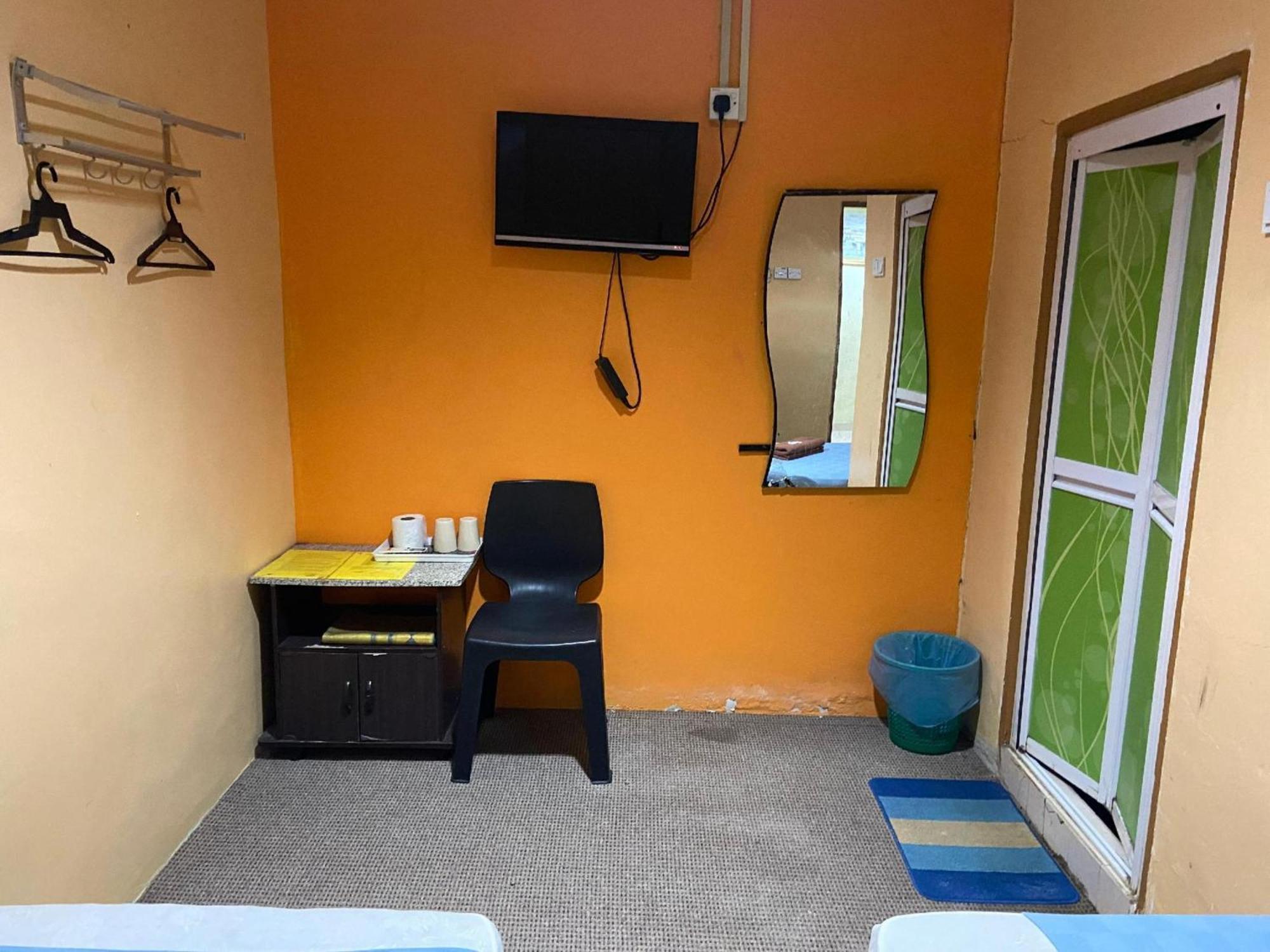 Oyo 91065 Hotel De Anjung Muadzam Shah Buitenkant foto
