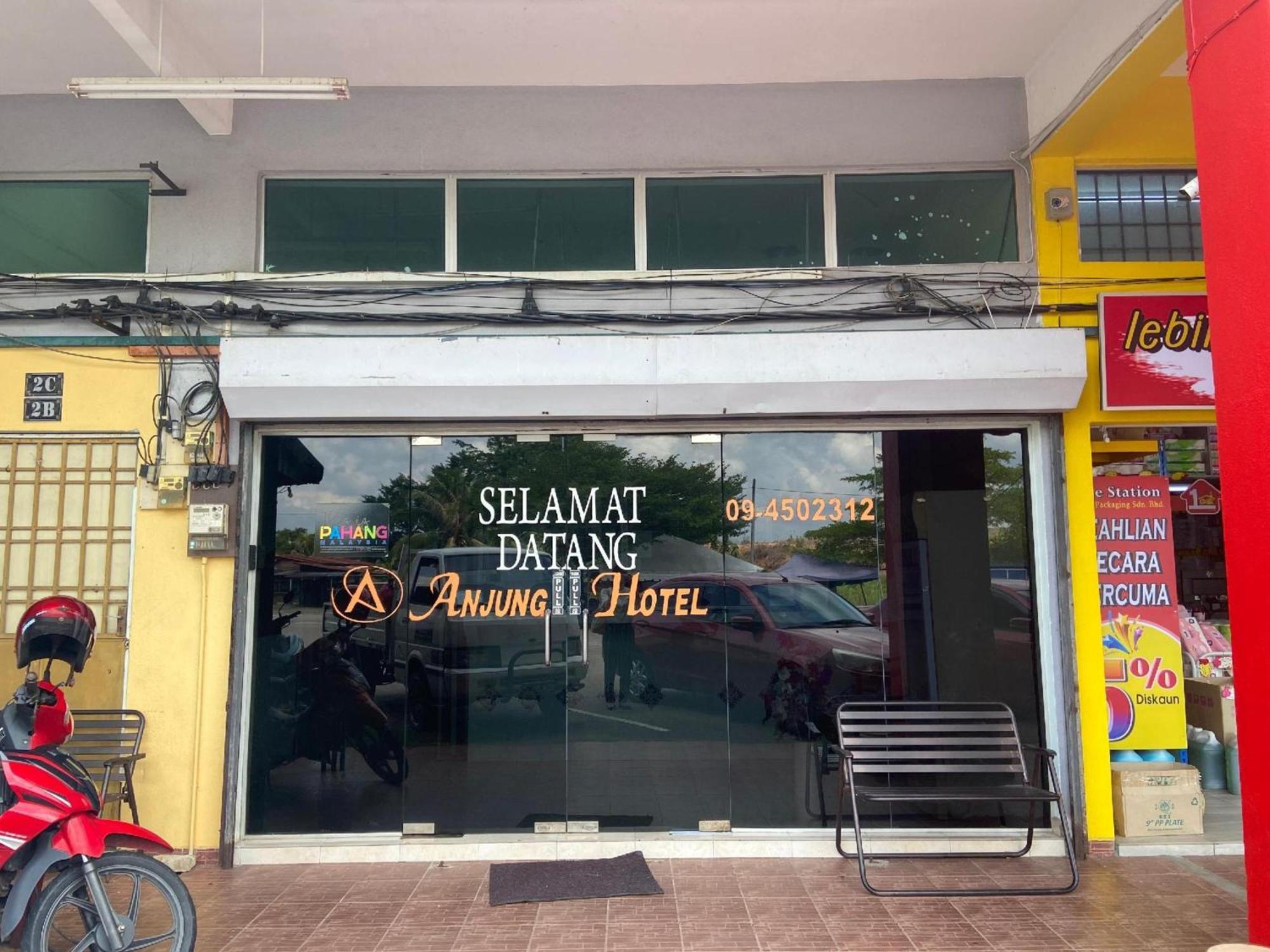 Oyo 91065 Hotel De Anjung Muadzam Shah Buitenkant foto
